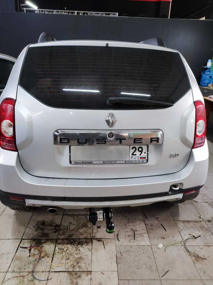 Фаркоп Лидер на Renault Duster