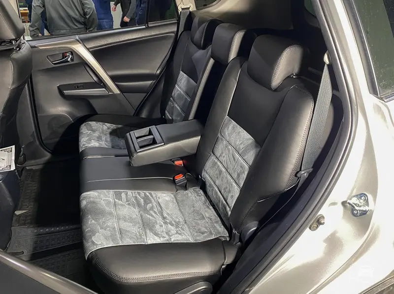 TOYOTA RAV4 и чехлы INTER