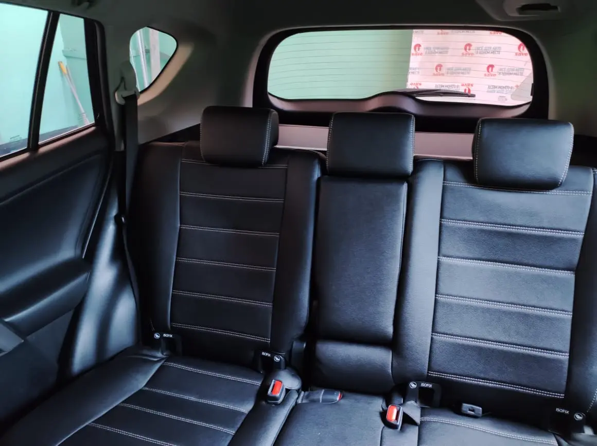 Чехлы Интер на Toyota Rav4 (ткань Швайцер BMW) Чехлы Интер на Toyota Rav4 (ткань Швайцер BMW)