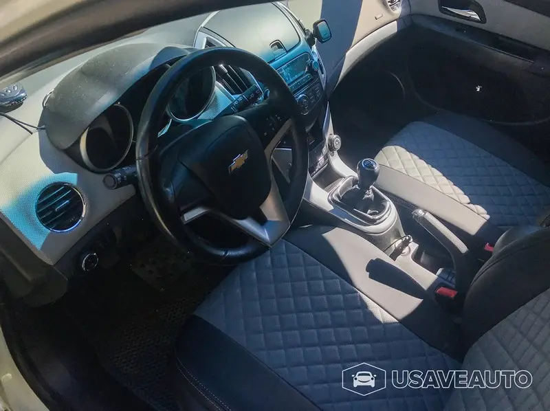 Установка чехлов Автопилот Chevrolet Cruze