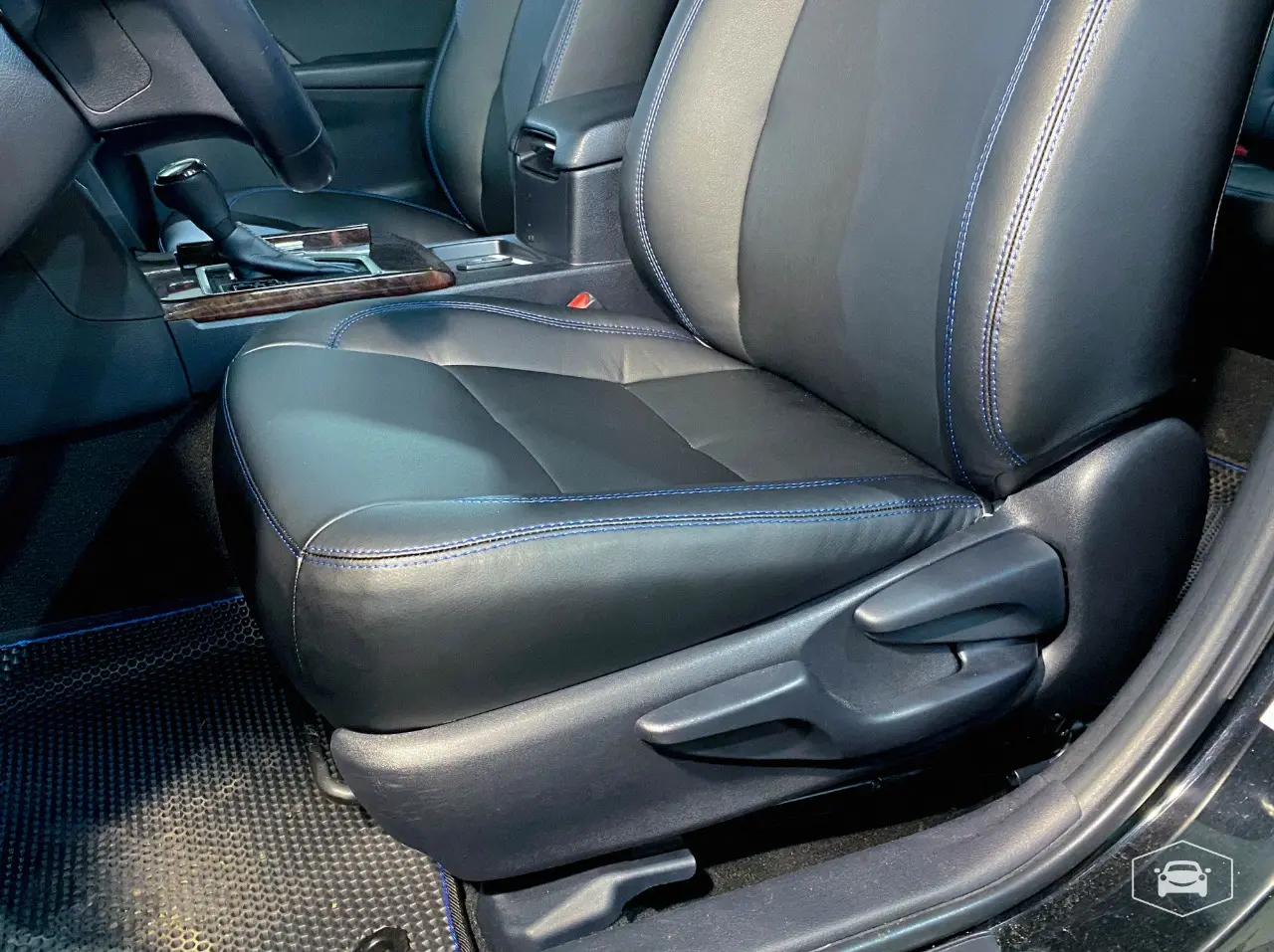 Чехлы Интер и Toyota Camry 50