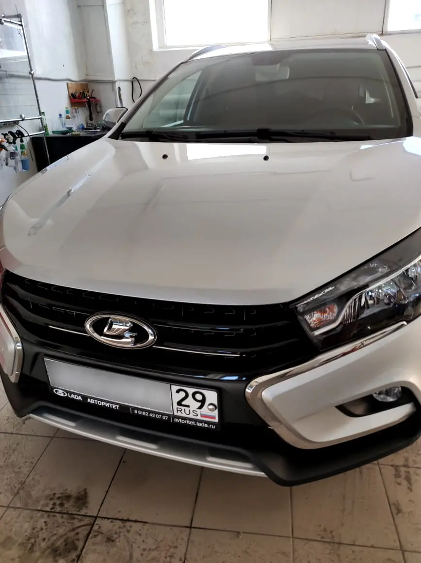 Оклейка пленкой Lada Vests