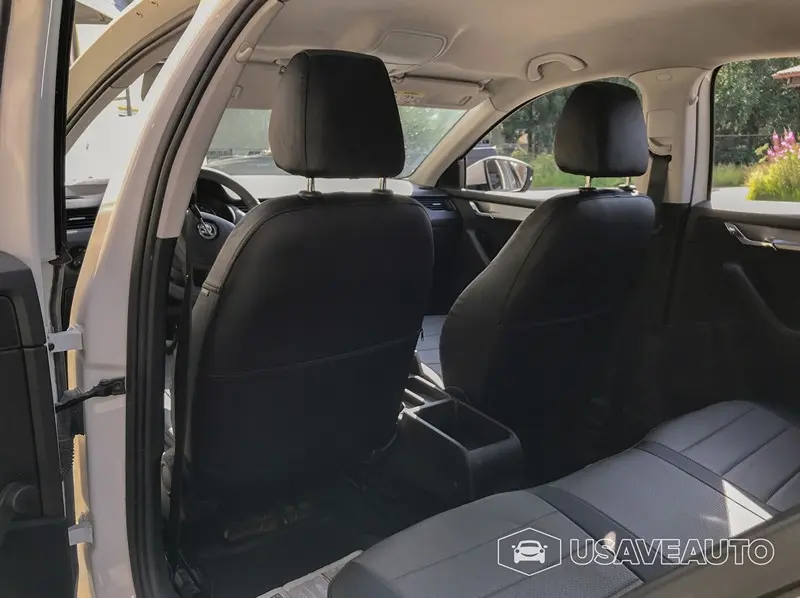 Установка чехлов на Skoda Oktavia A7 от компании Автопилот Установка чехлов на Skoda Oktavia A7 от компании Автопилот