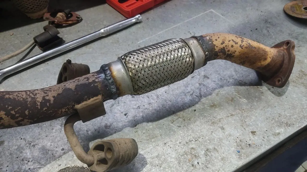 Замена гофры на Lada Xray