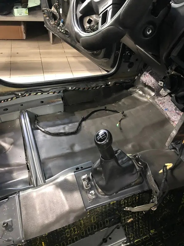 Шумоизоляция VW Polo