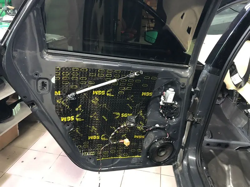 Шумоизоляция VW Polo