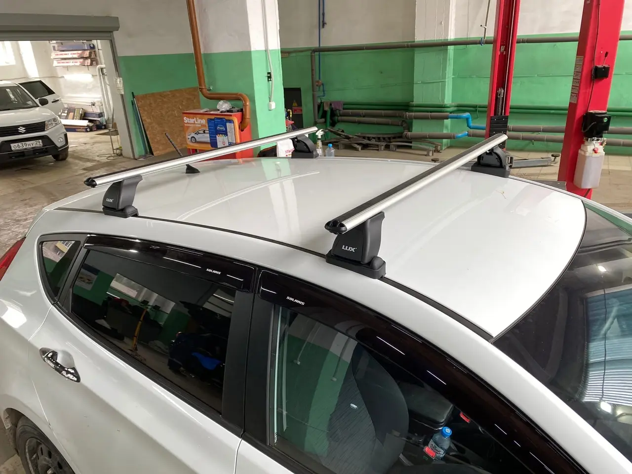 Установка багажника на Hyundai Solaris