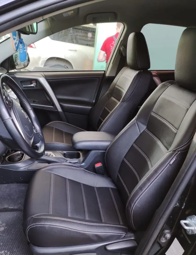 Чехлы Интер на Toyota Rav4 (ткань Швайцер BMW) Чехлы Интер на Toyota Rav4 (ткань Швайцер BMW)