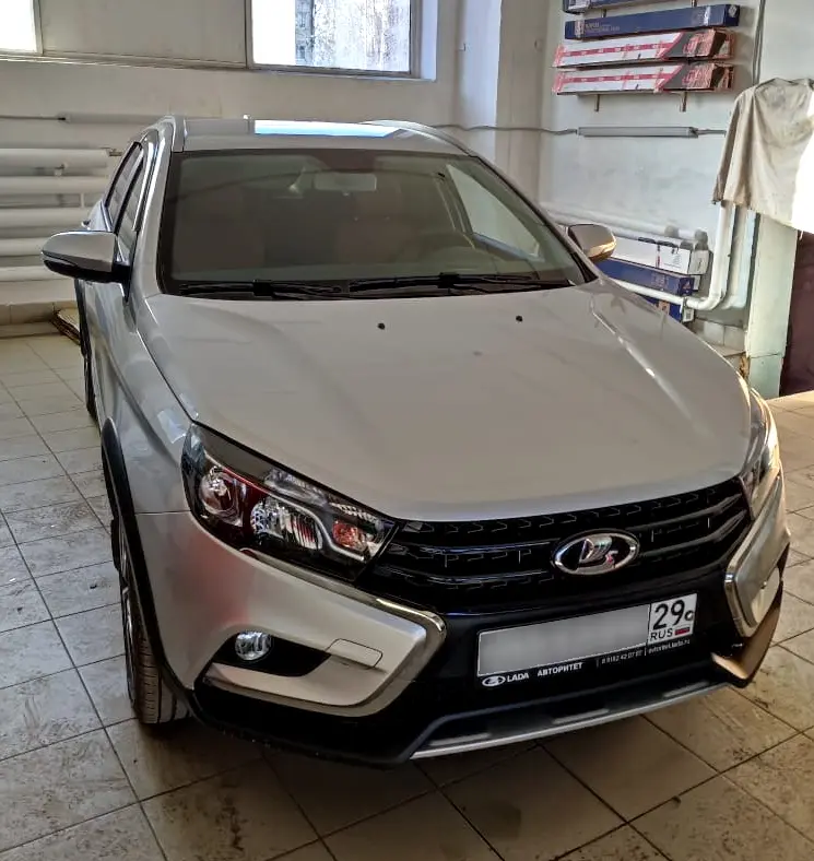 Оклейка пленкой Lada Vests