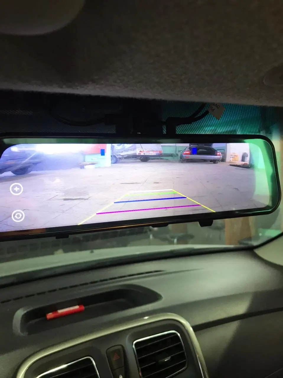 Renault Logan Камера заднего вида + универсальные чехлы