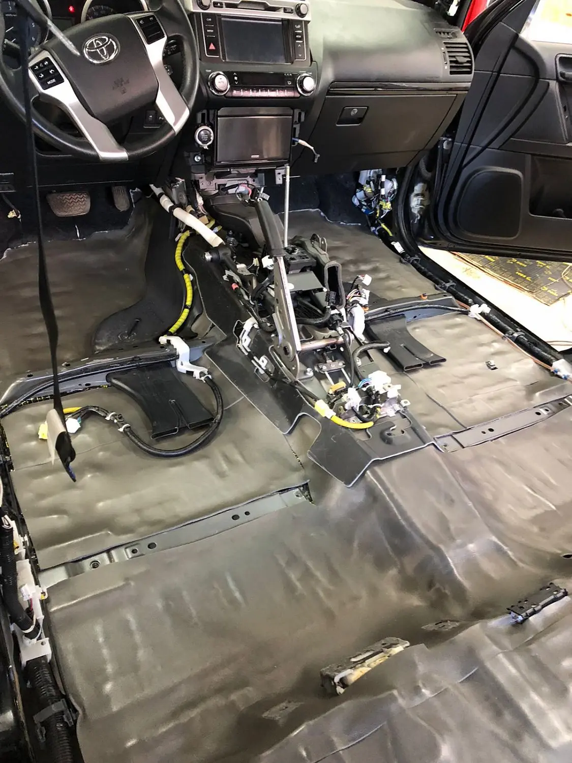 Шумоизоляция Toyota Land Cruiser