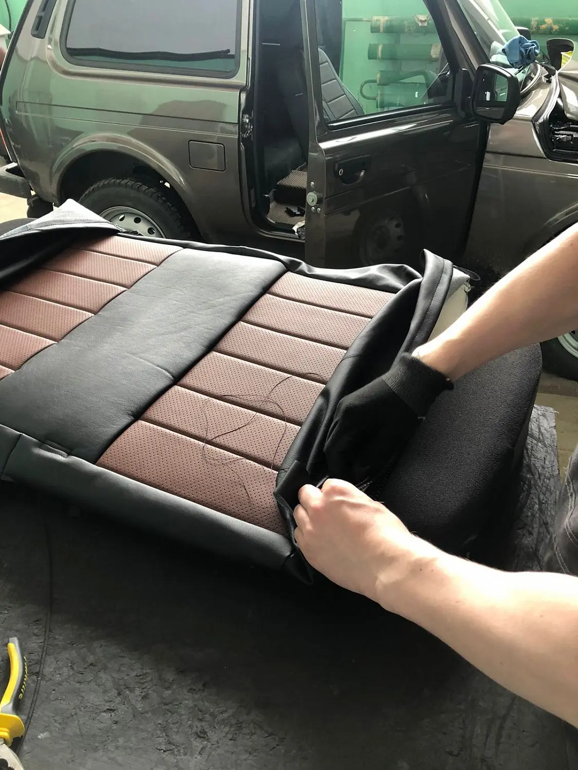 Чехлы Автопилот на Lada 2121, оклейка Чехлы Автопилот на Lada 2121, оклейка