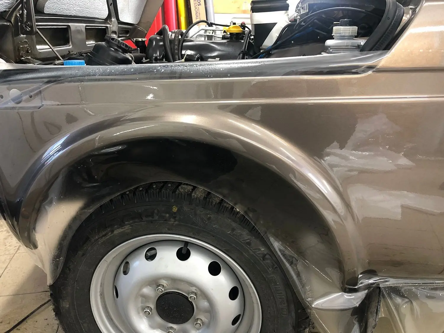 Чехлы Автопилот на Lada 2121, оклейка Чехлы Автопилот на Lada 2121, оклейка