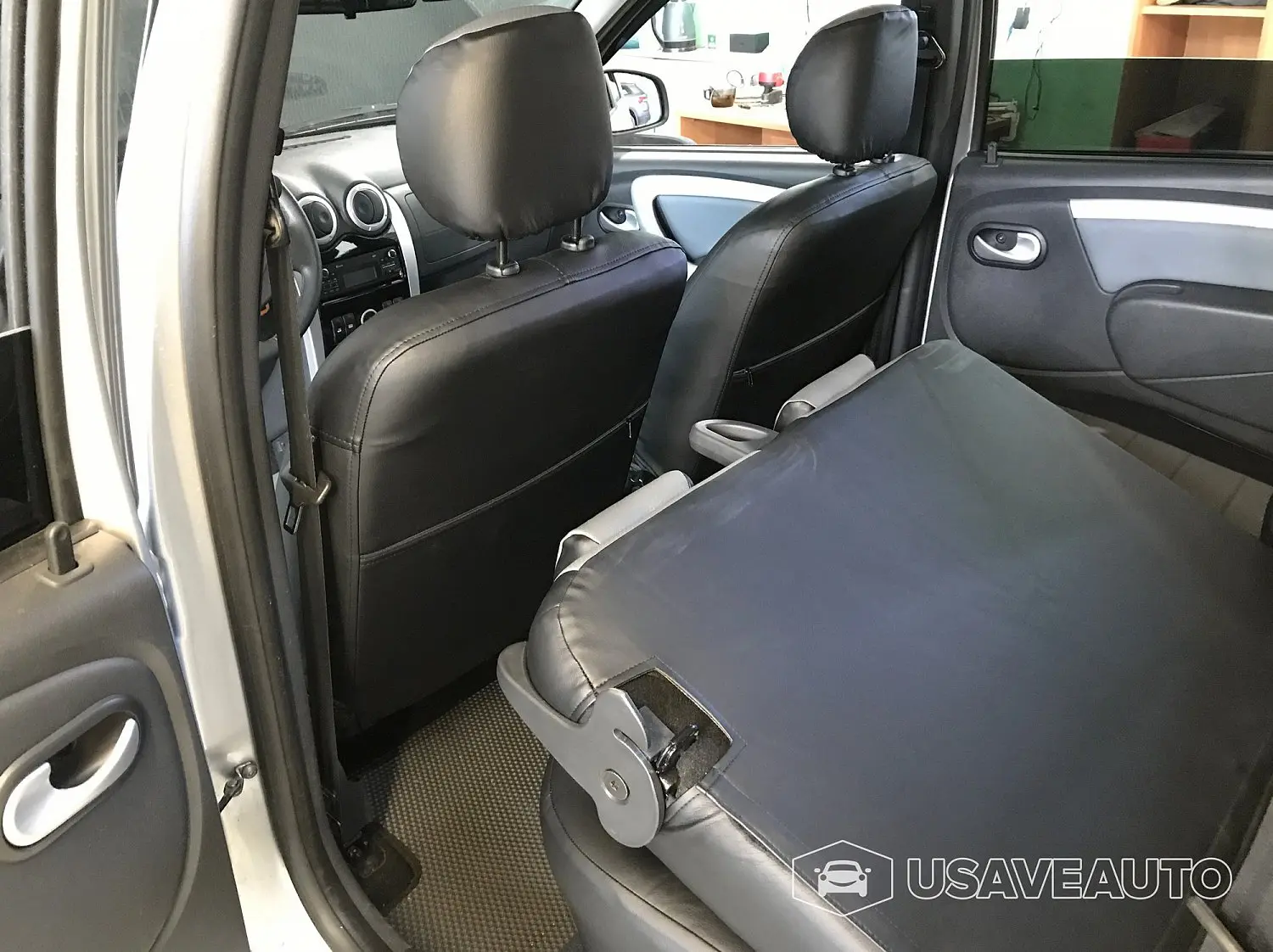 Установка чехлов Автопилот на Lada Largus 