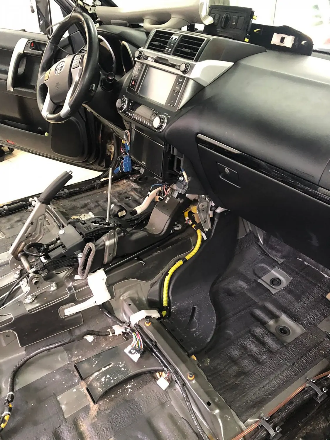 Шумоизоляция Toyota Land Cruiser