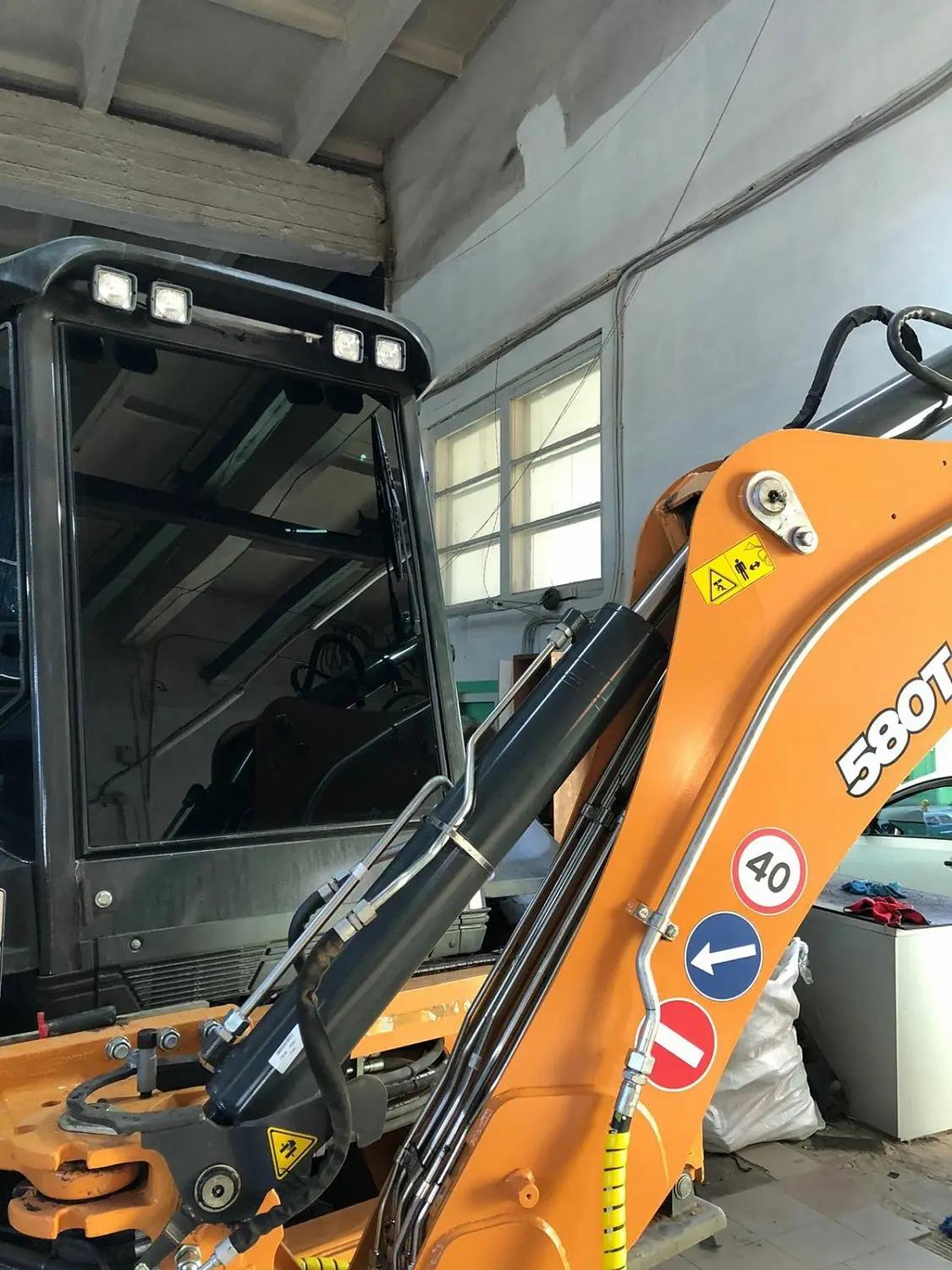 Тонировка трактора Case 580T