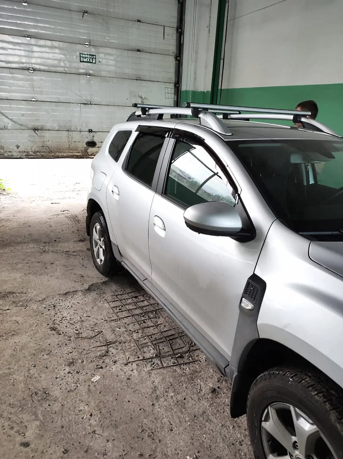 Дефлекторы на Renault Duster