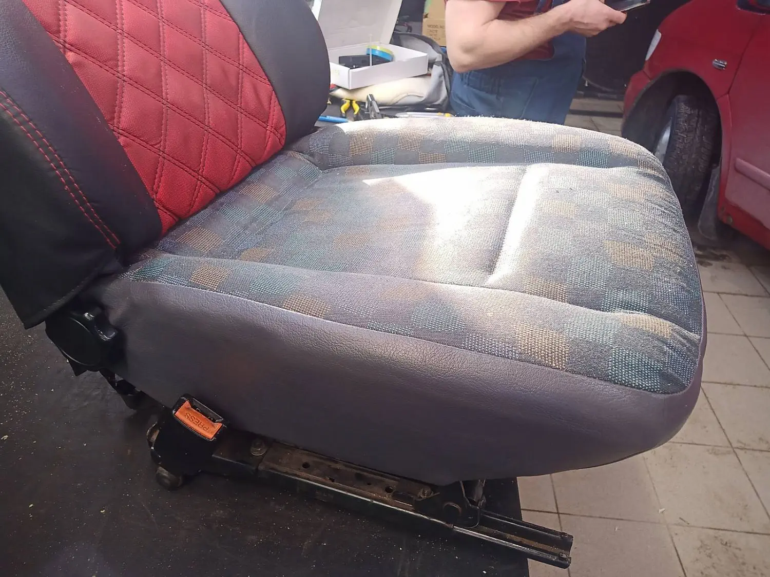 Ремонт сидений автомобиля
