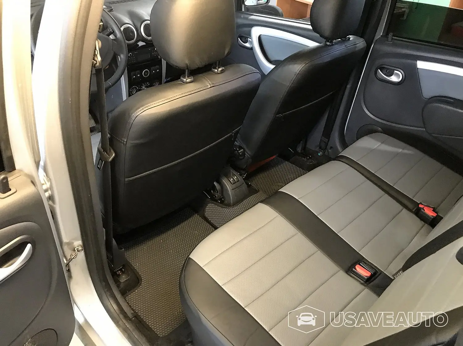 Установка чехлов Автопилот на Lada Largus 