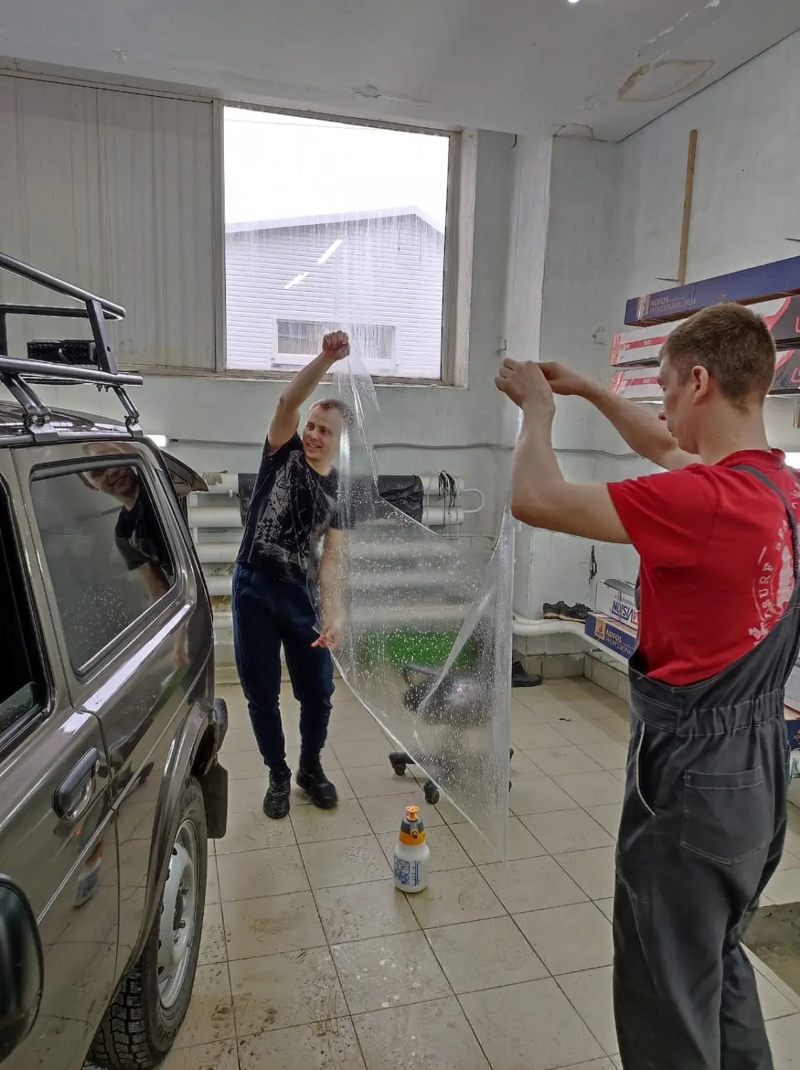 Чехлы Автопилот на Lada 2121, оклейка Чехлы Автопилот на Lada 2121, оклейка