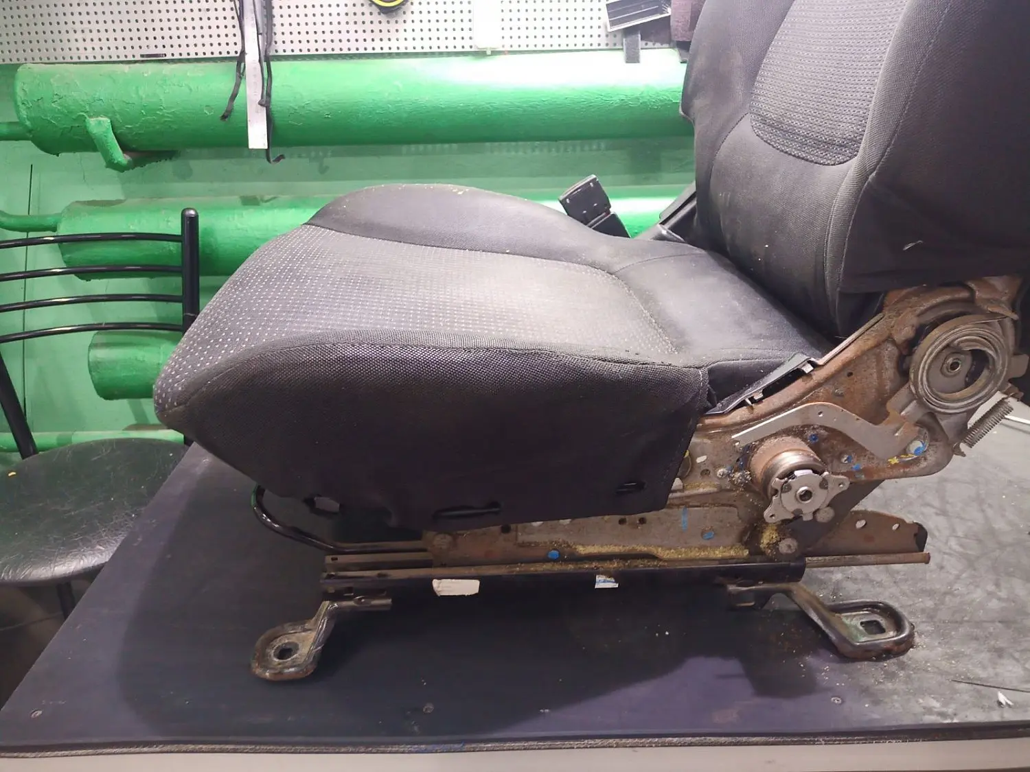 Ремонт сидений автомобиля